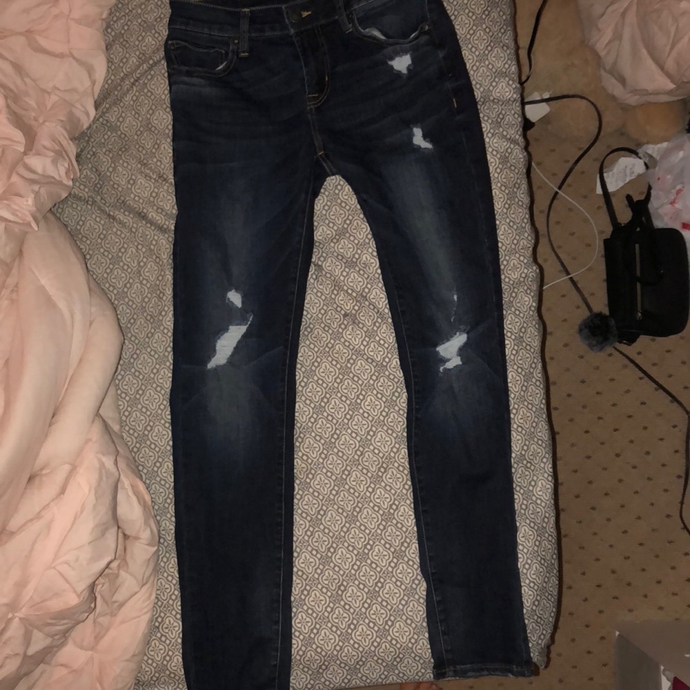 Guys American Eagle Dark Wash ripped jeans